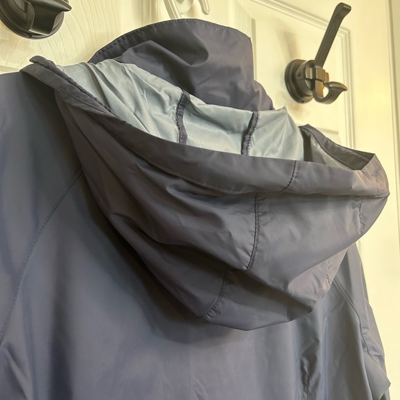 Columbian Windbreaker - Picture 15 of 16